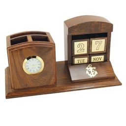 Дървена поставка за бюро с календар, стойка за химикалки и часовник