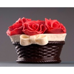 Шоколадова кошница с рози от шоколад