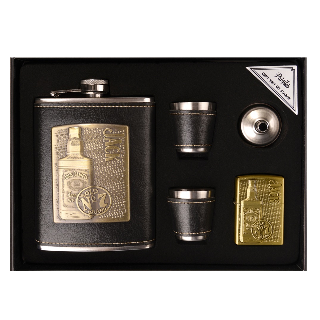 Подаръчен комплект Jack Daniel’s с манерка, 2 чашки и запалка