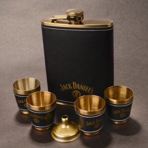 Подаръчен комплект Jack Daniel’s с манерка, 2 чашки и фунийка