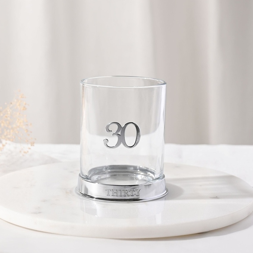 Юбилейна чаша за уиски Celebrations® Milestones, с 3D число 30 – подарък за 30-годишнина - Image 2
